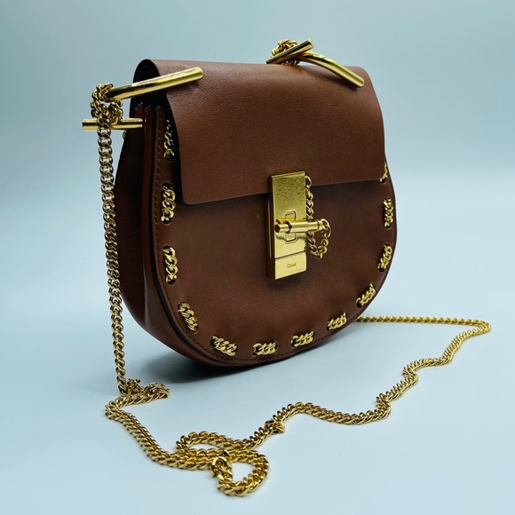 Chole mini Drew Leather Saddle Bag with chain - Picture 4 of 10
